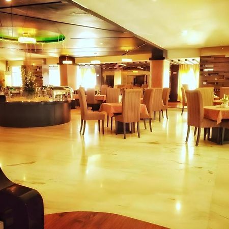Travello Hotel Manado Eksteriør bilde