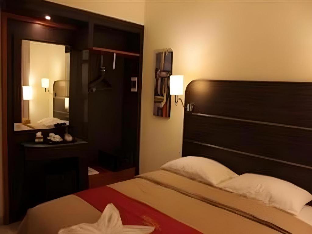Travello Hotel Manado Eksteriør bilde