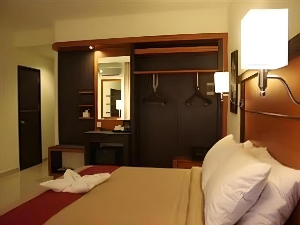 Travello Hotel Manado Eksteriør bilde