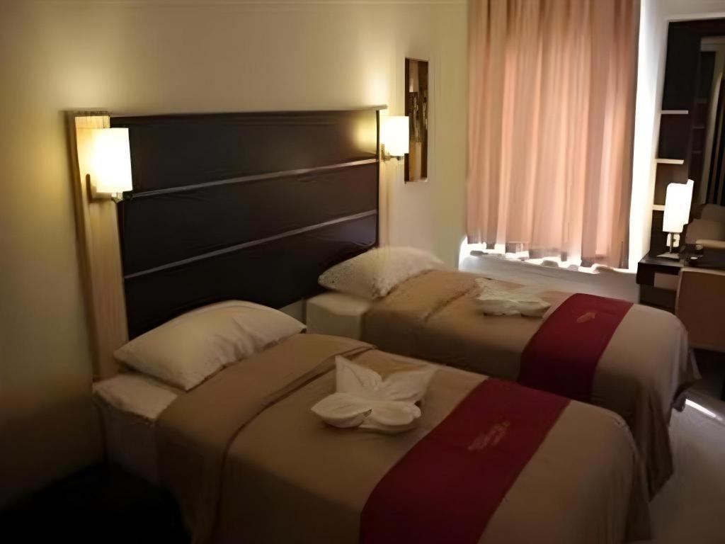 Travello Hotel Manado Eksteriør bilde