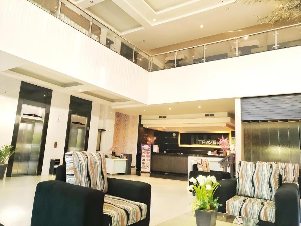 Travello Hotel Manado Eksteriør bilde