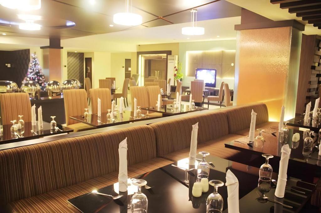 Travello Hotel Manado Eksteriør bilde