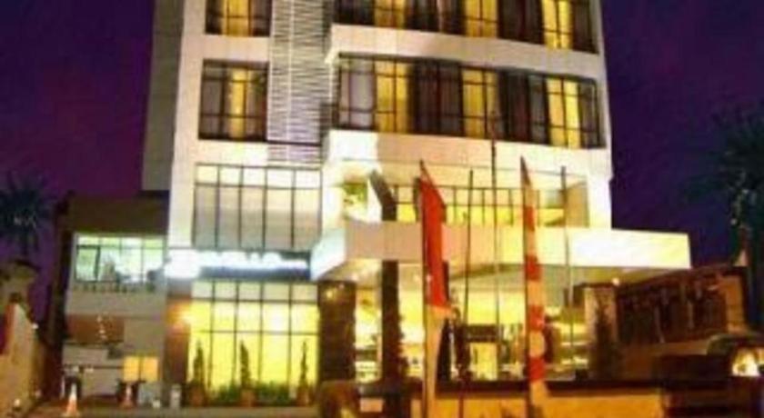 Travello Hotel Manado Eksteriør bilde